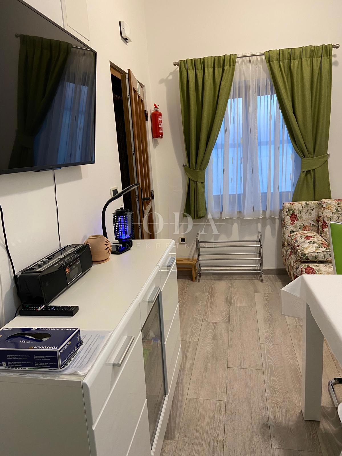 Hiša Barić Draga, Karlobag, 100m2