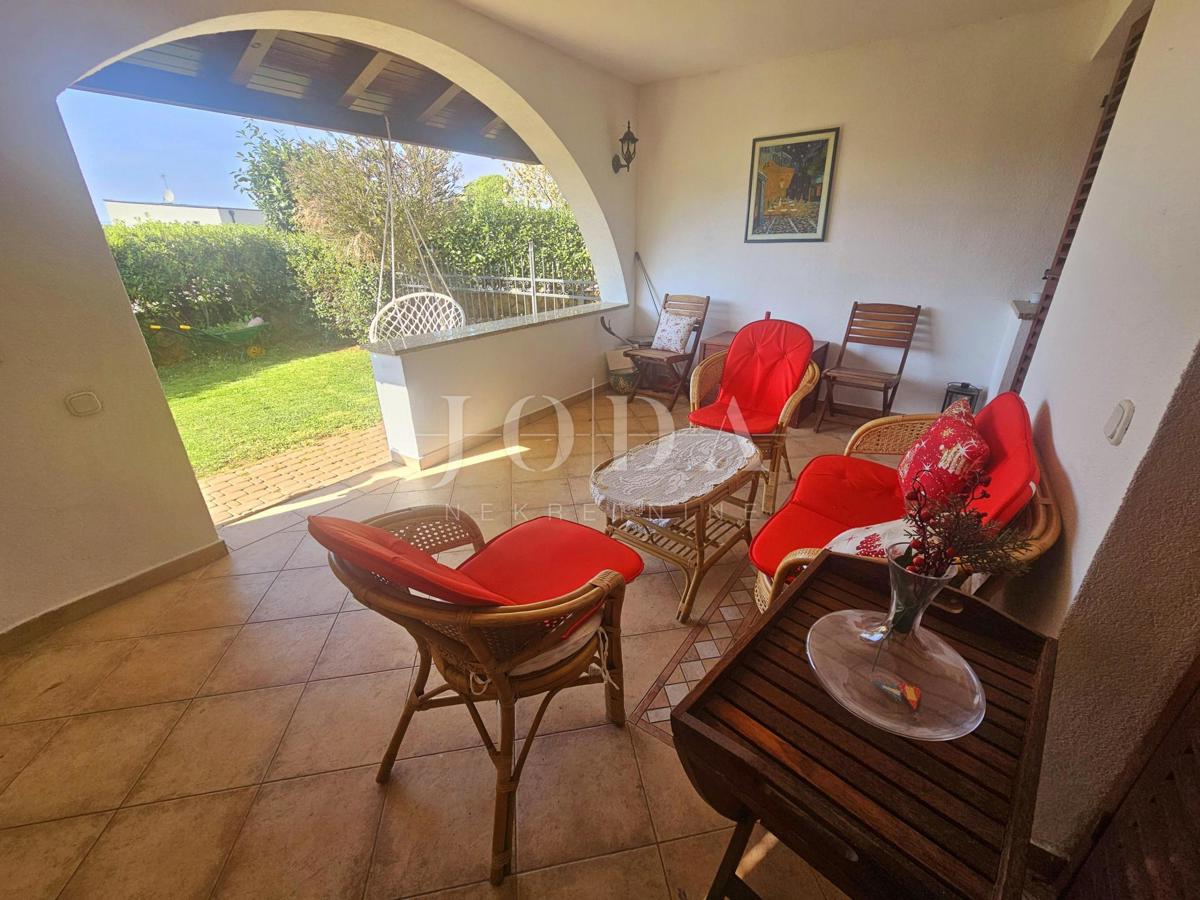 Pritlični apartma - stanovanje z velikim vrtom