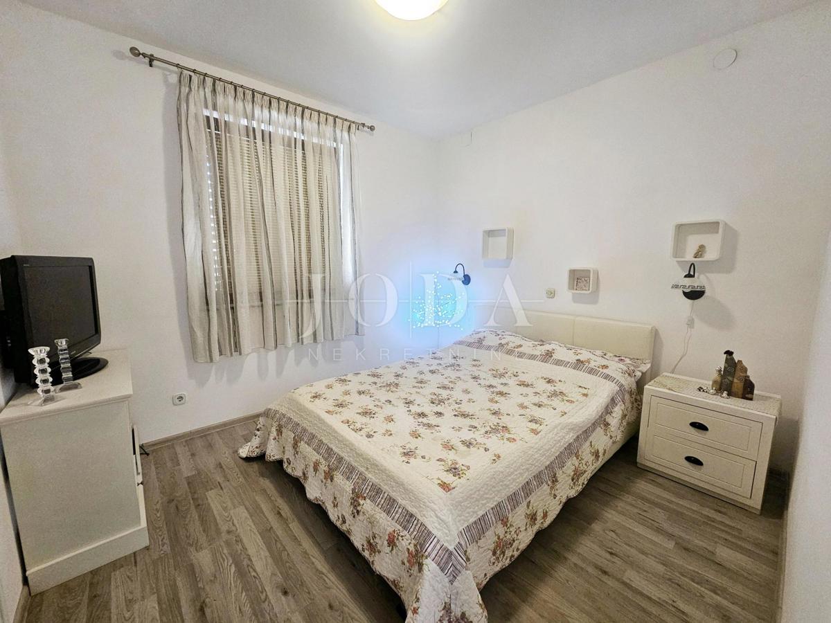 Pritlični apartma - stanovanje z velikim vrtom