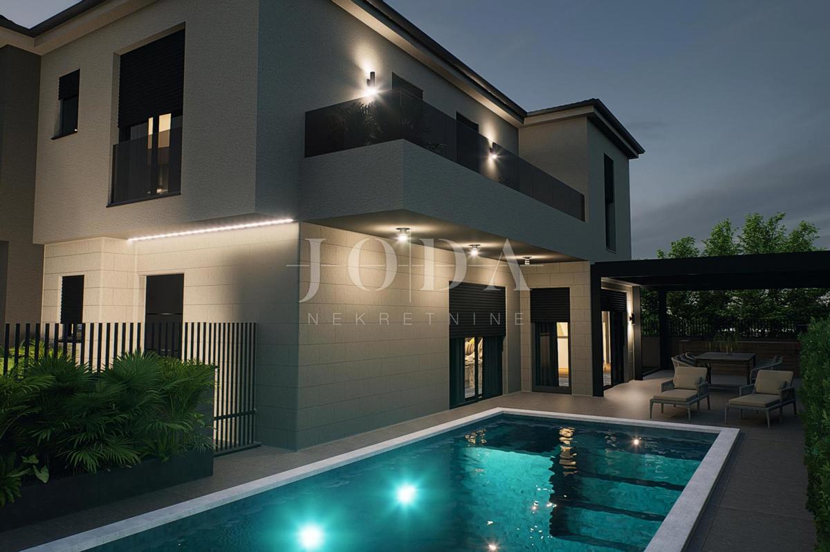 Gradbeno zemljišče s projektno dokumentacijo