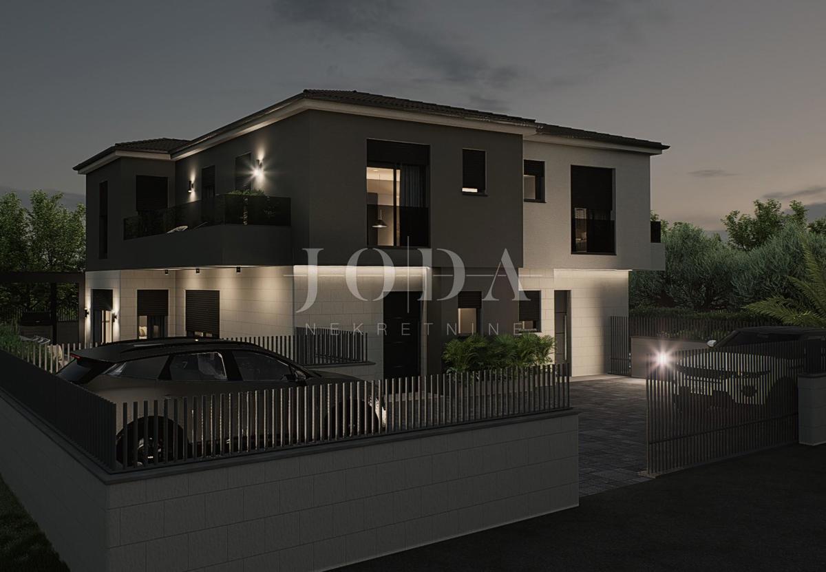 Gradbeno zemljišče s projektno dokumentacijo