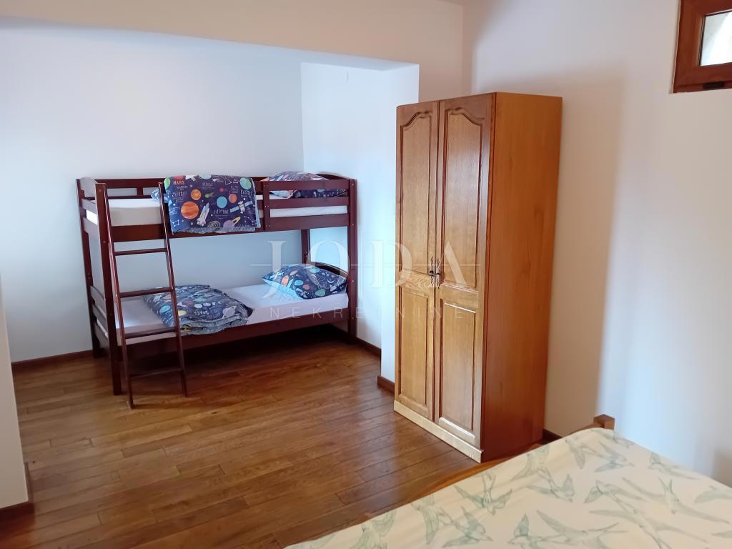 Hiša Novi Vinodolski, 530m2