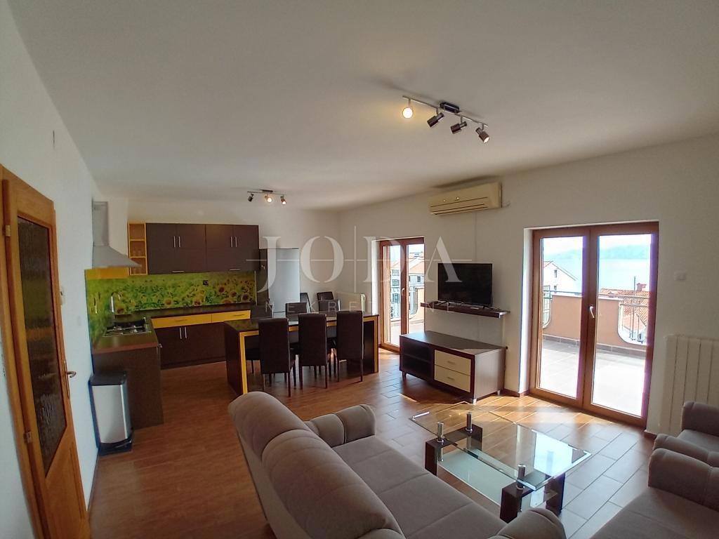 Hiša Novi Vinodolski, 530m2