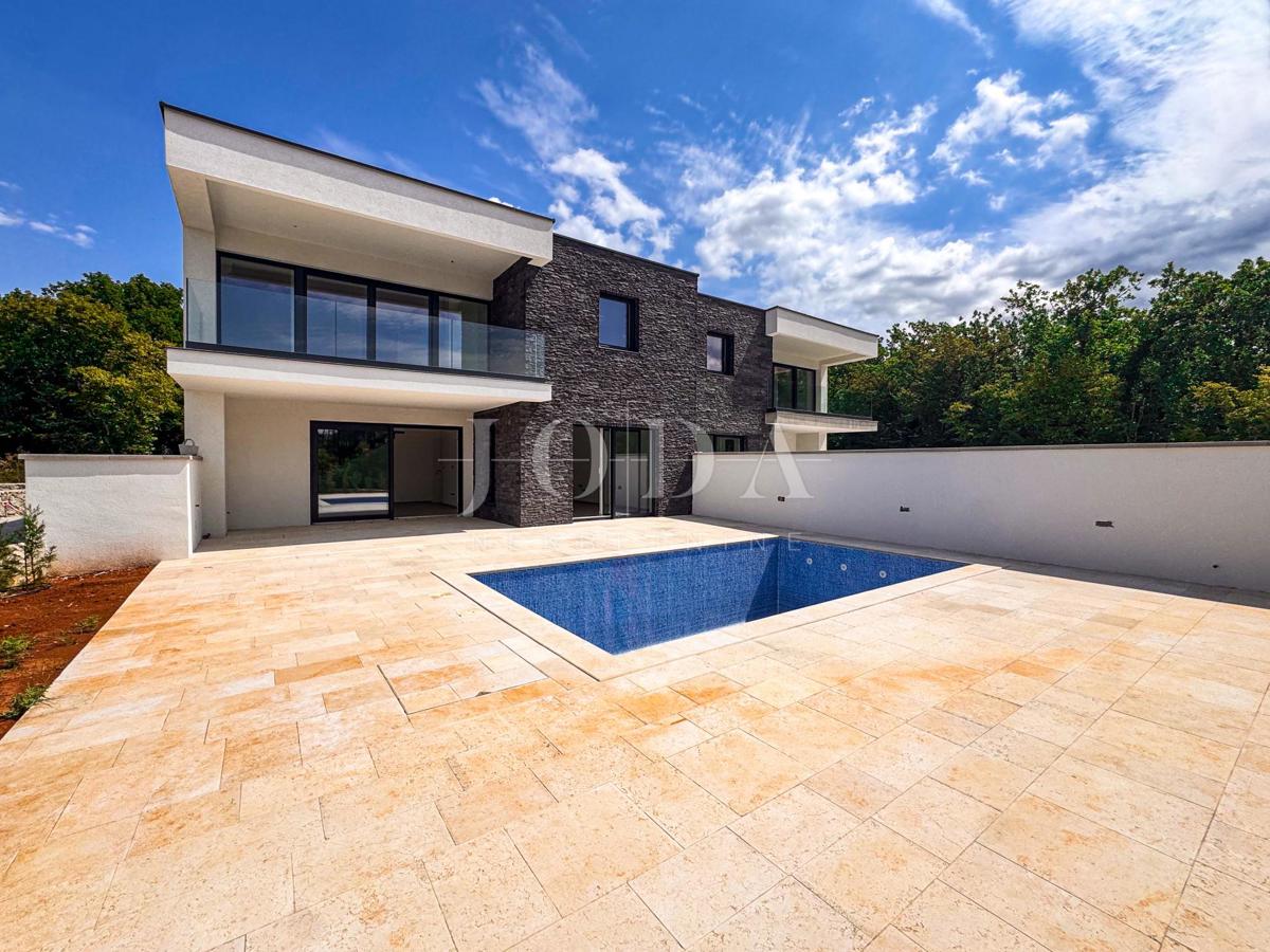 Kraljevica, luksuzni apartma z bazenom in vrtom