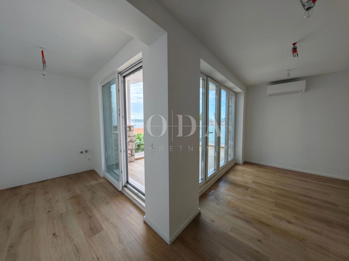 Crikvenica, trisobno stanovanje + garaža, 120,72 m²