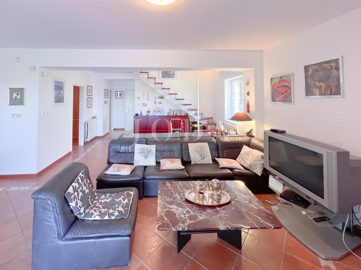 Družinska hiša na vrhunski lokaciji