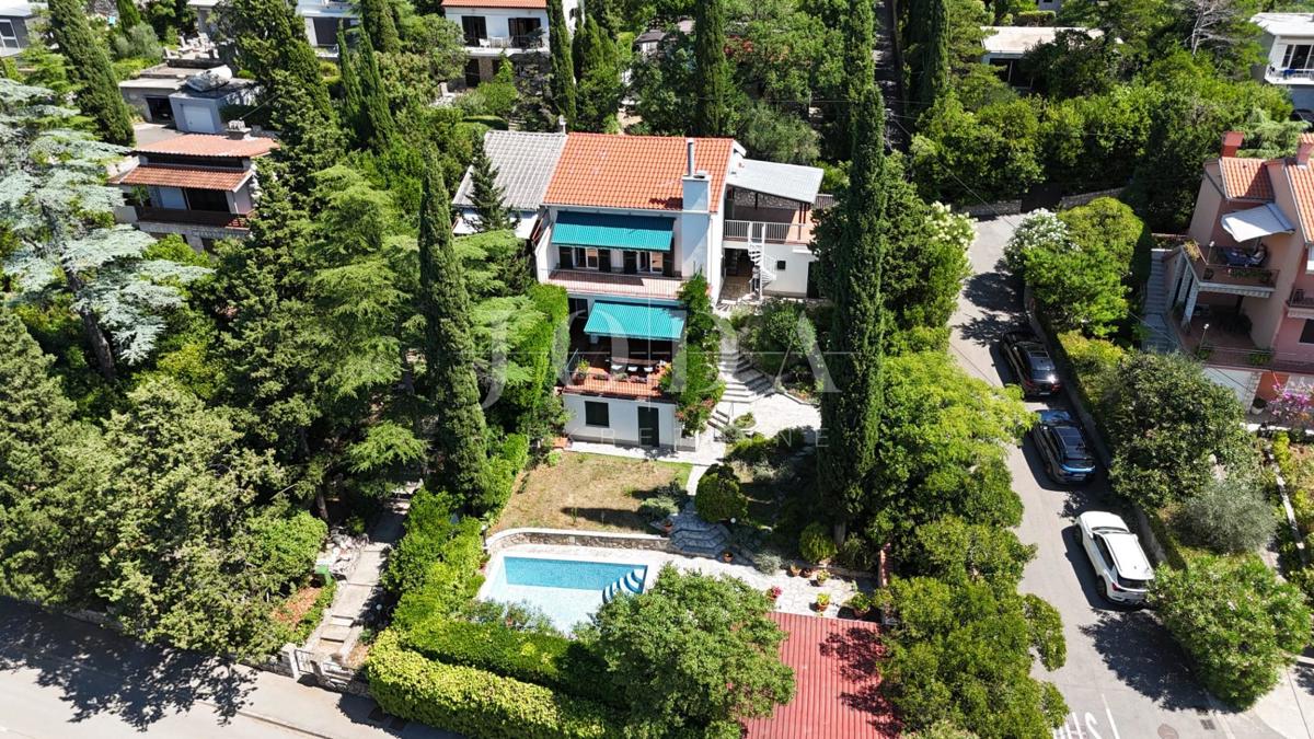 Družinska hiša na vrhunski lokaciji