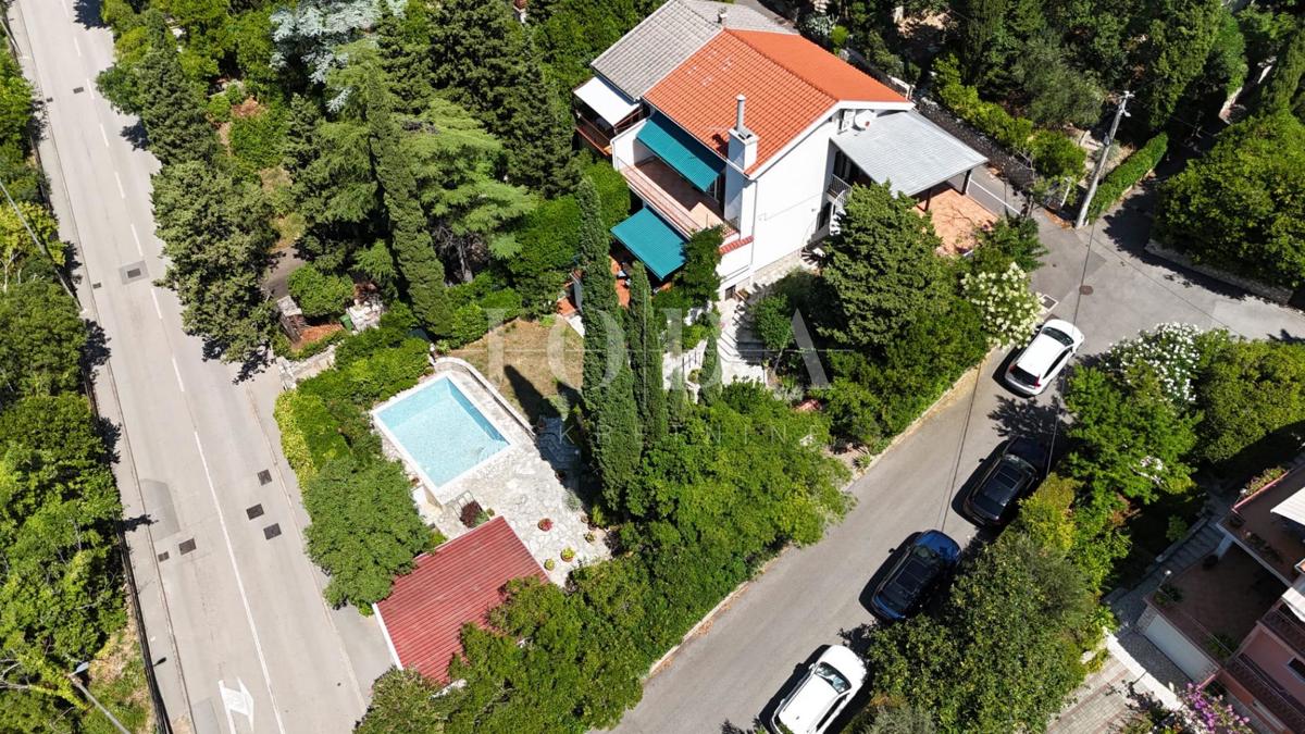 Družinska hiša na vrhunski lokaciji