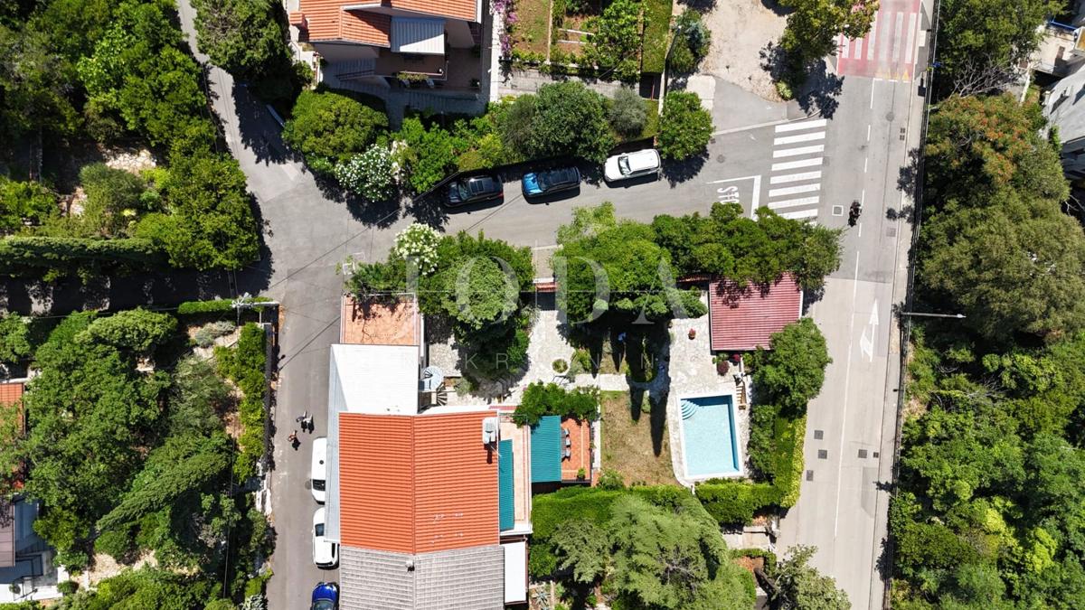 Družinska hiša na vrhunski lokaciji