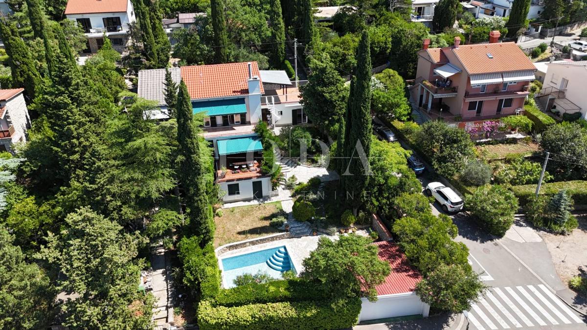 Družinska hiša na vrhunski lokaciji