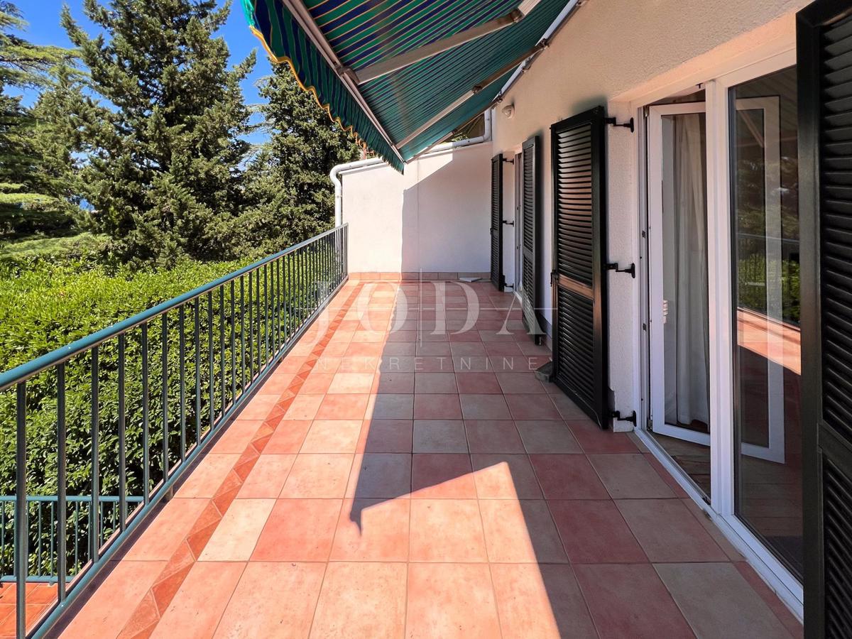 Družinska hiša na vrhunski lokaciji