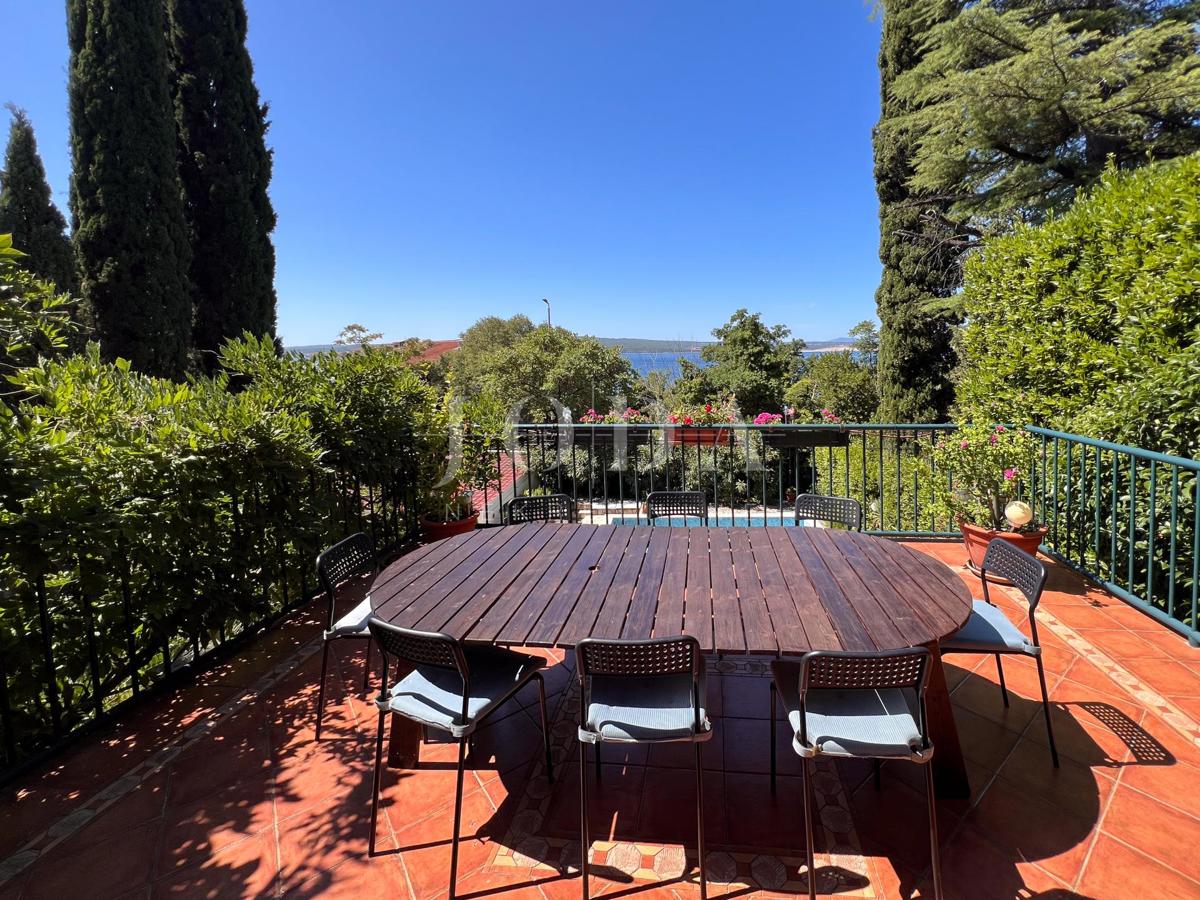 Družinska hiša na vrhunski lokaciji