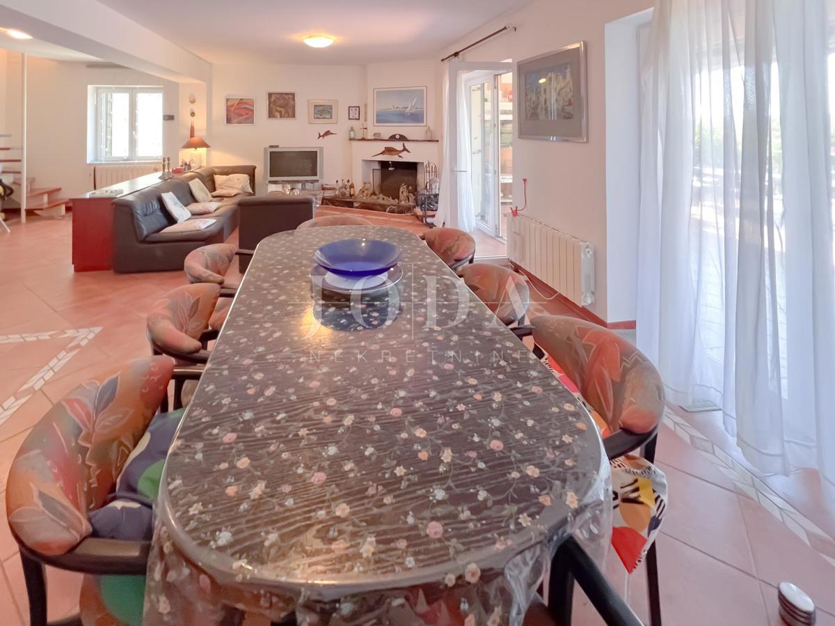 Družinska hiša na vrhunski lokaciji