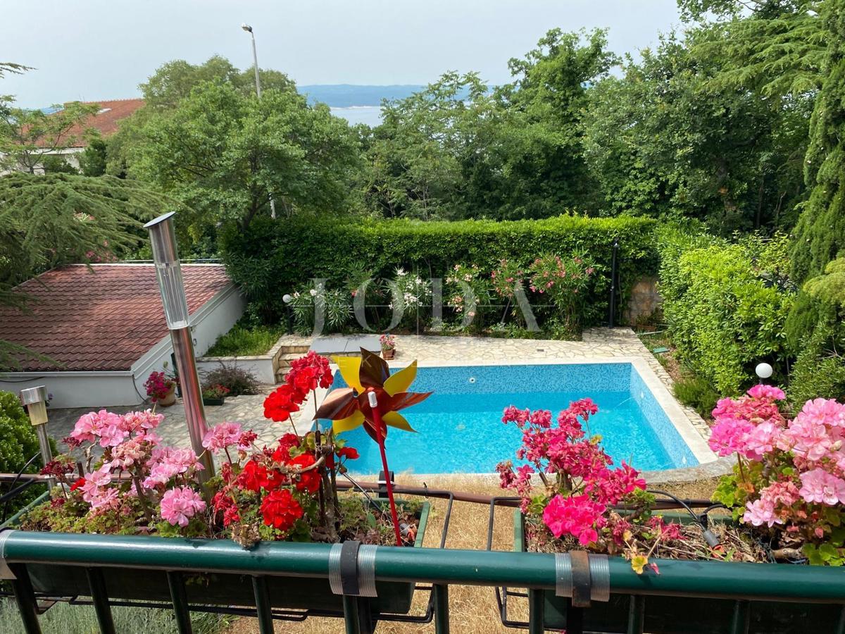 Družinska hiša na vrhunski lokaciji