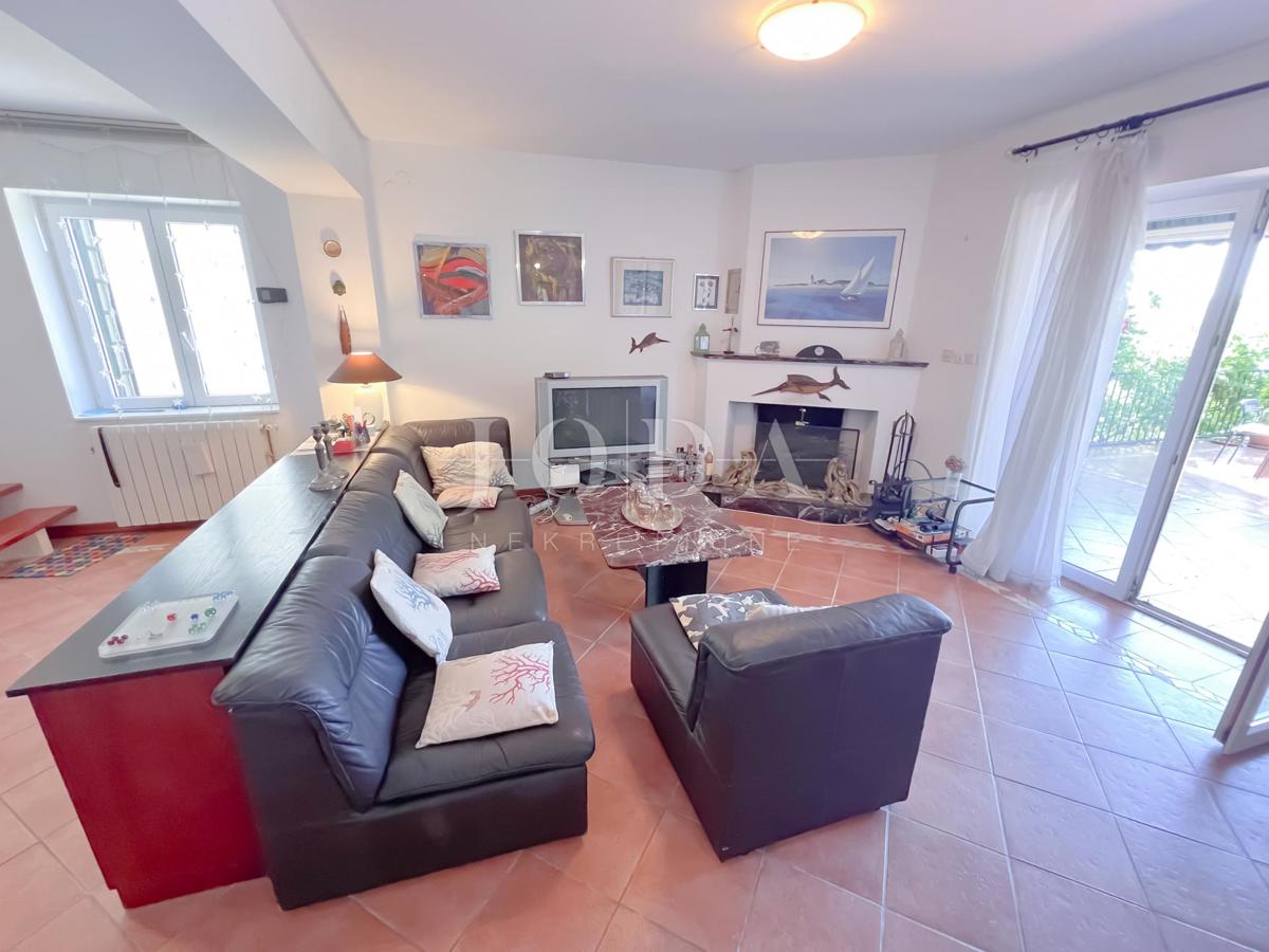 Družinska hiša na vrhunski lokaciji