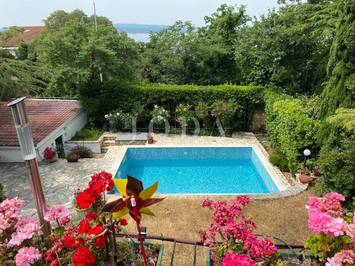 Družinska hiša na vrhunski lokaciji