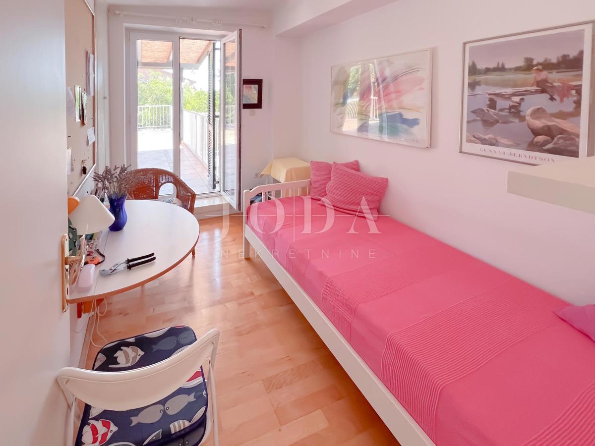 Družinska hiša na vrhunski lokaciji