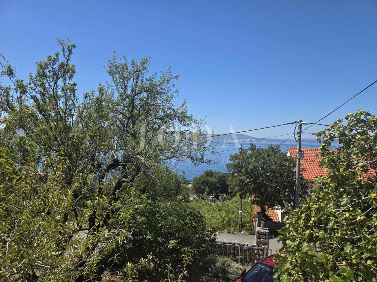 Novi Vinodolski, Smokvica Krmpotska, hiša z dvema stanovanjema