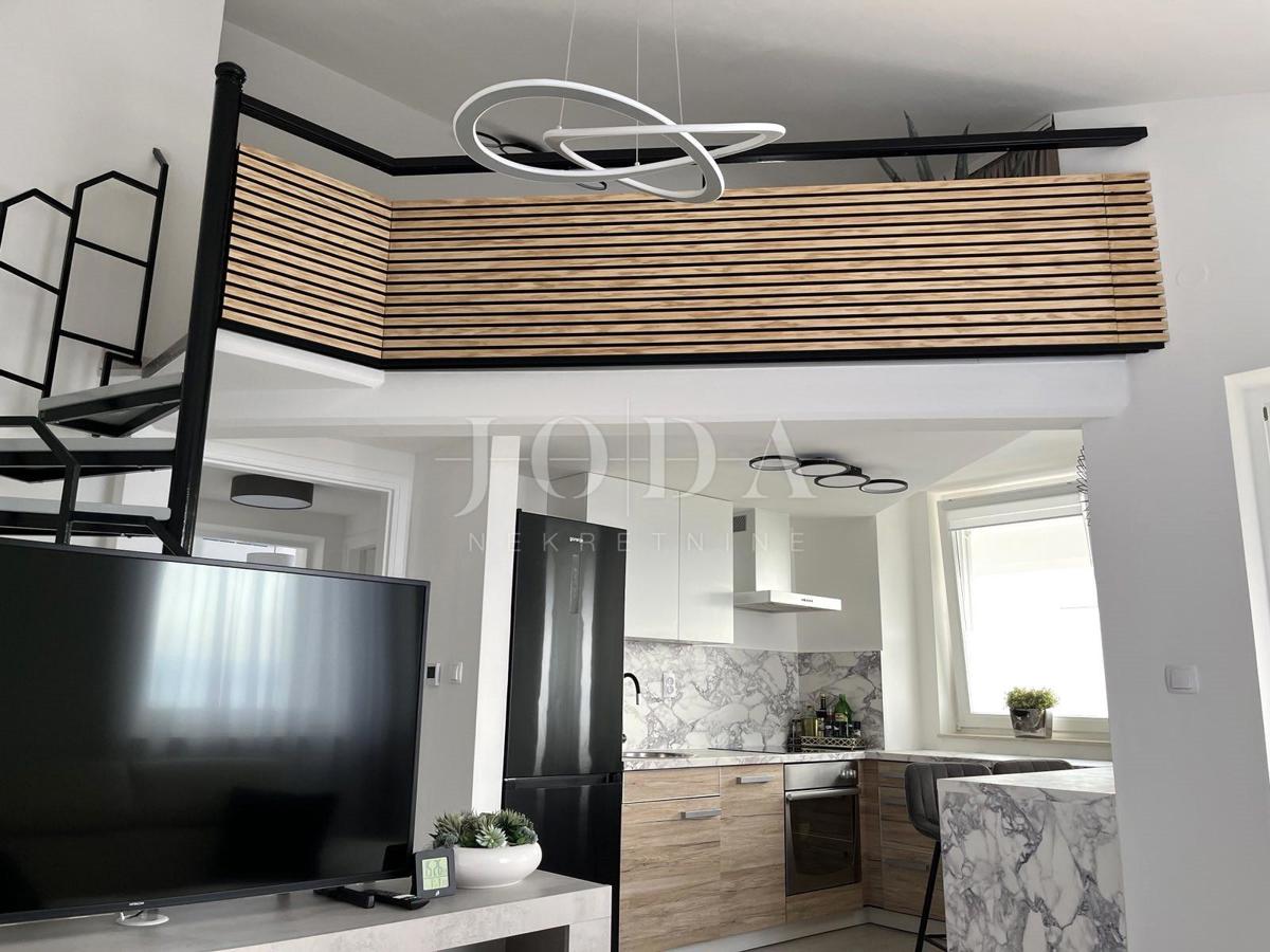 Prenovljeno stanovanje z odprtim pogledom na morje