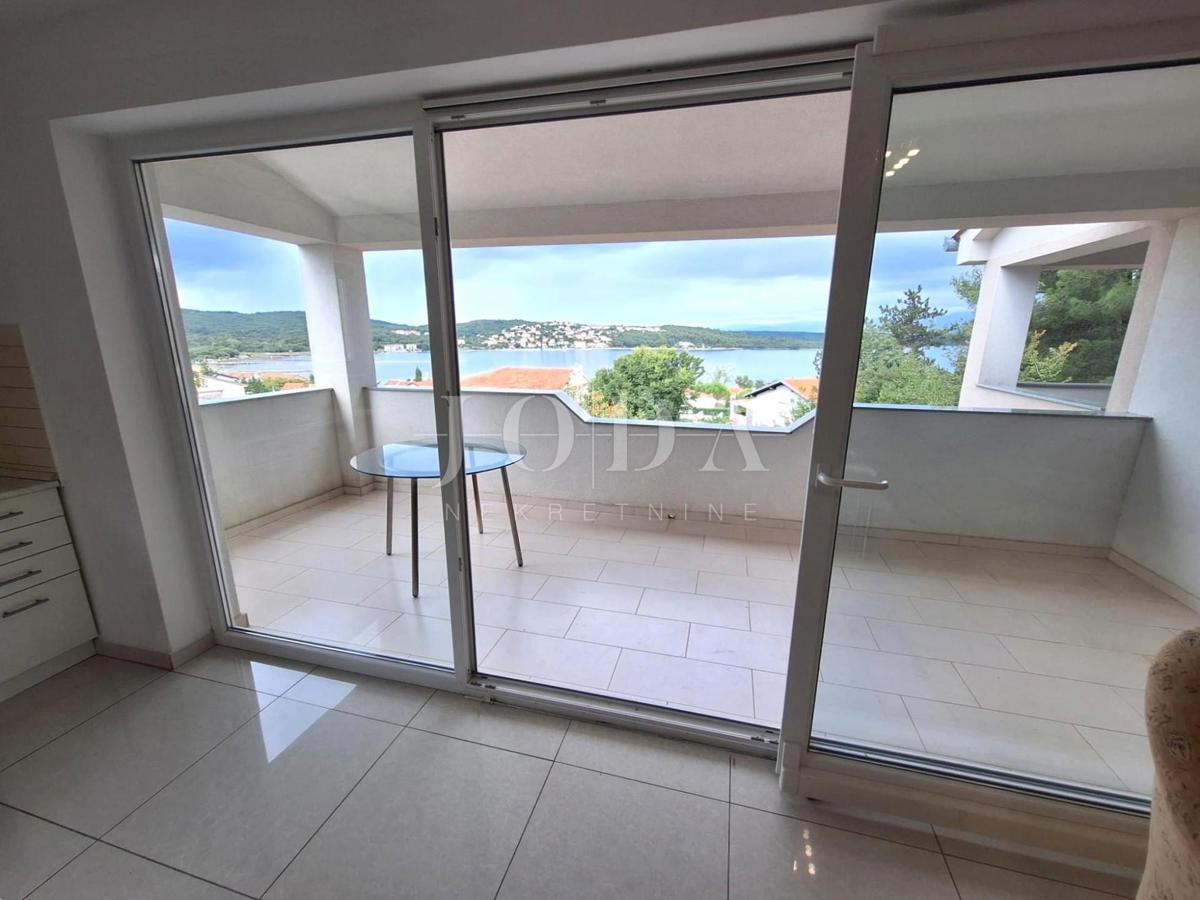 Soline – apartma blizu plaže z odprtim pogledom na morj