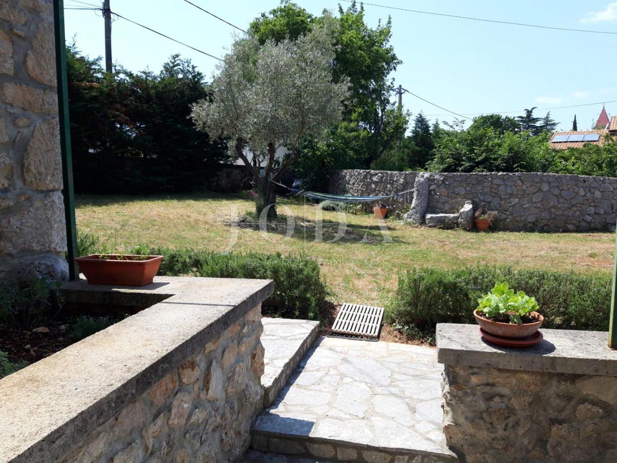 Kamnita hiša z bazenom - otok Krk