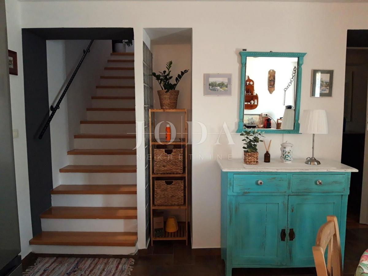 Kamnita hiša z bazenom - otok Krk