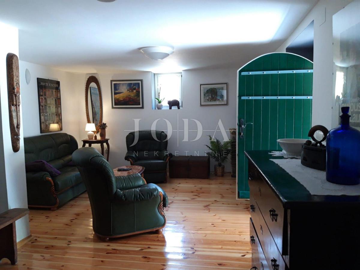 Kamnita hiša z bazenom - otok Krk