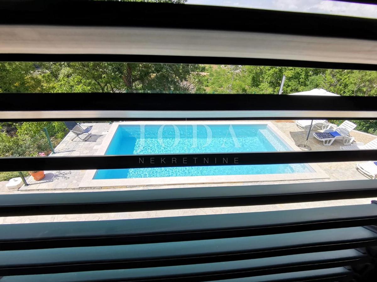 Kamnita hiša z bazenom - otok Krk