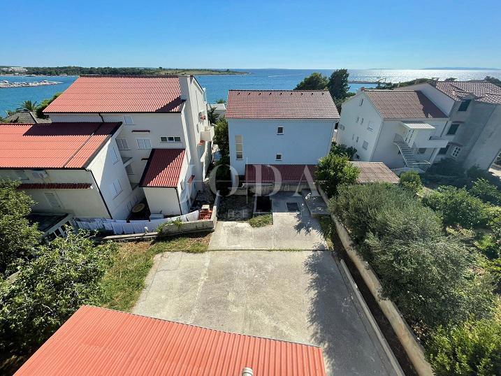 Hiša Novalja, 400m2