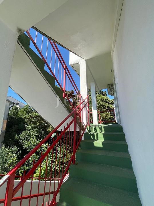 Hiša Novalja, 400m2