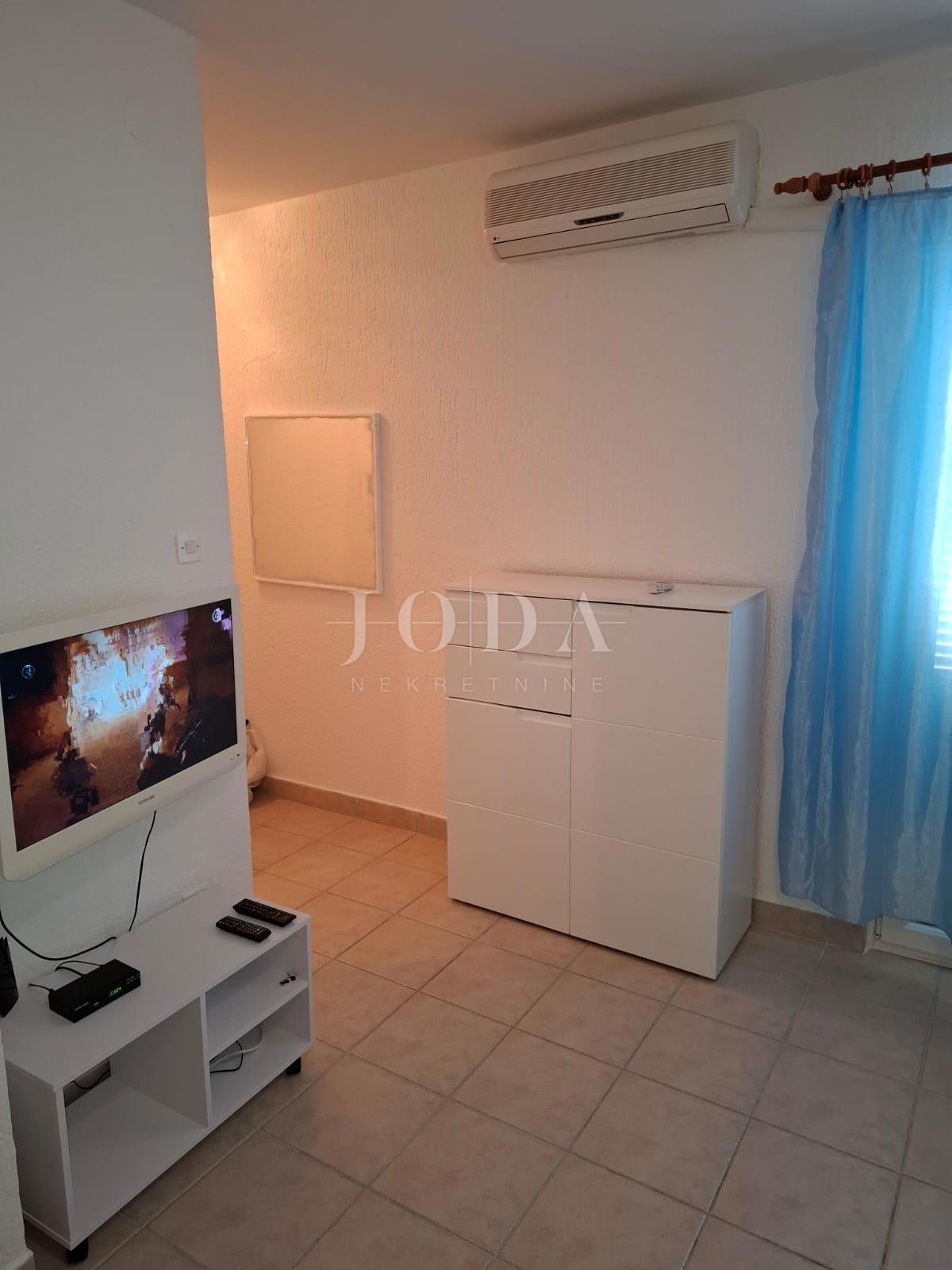 Dramalj, lepo stanovanje z balkonom in pogledom na morje