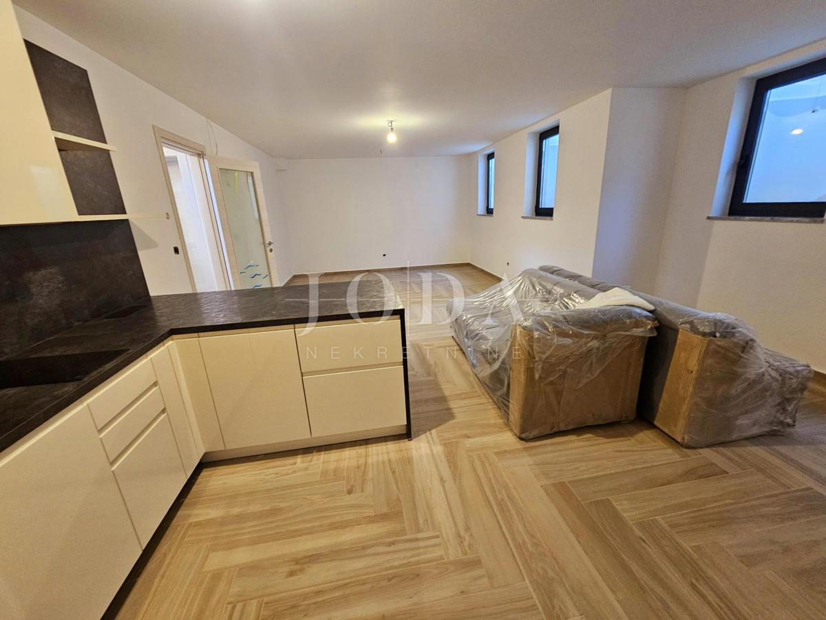 Malinska - nova hiša z bazenom in pogledom na morje!