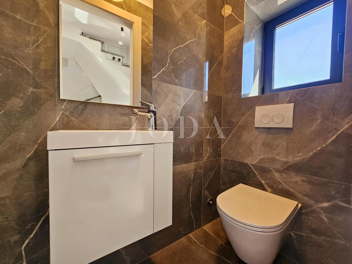 Malinska - nova hiša z bazenom in pogledom na morje!