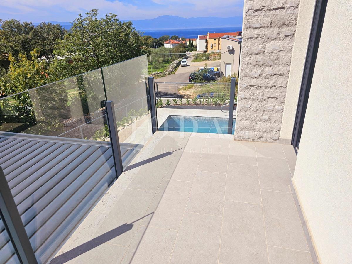 Malinska - nova hiša z bazenom in pogledom na morje!