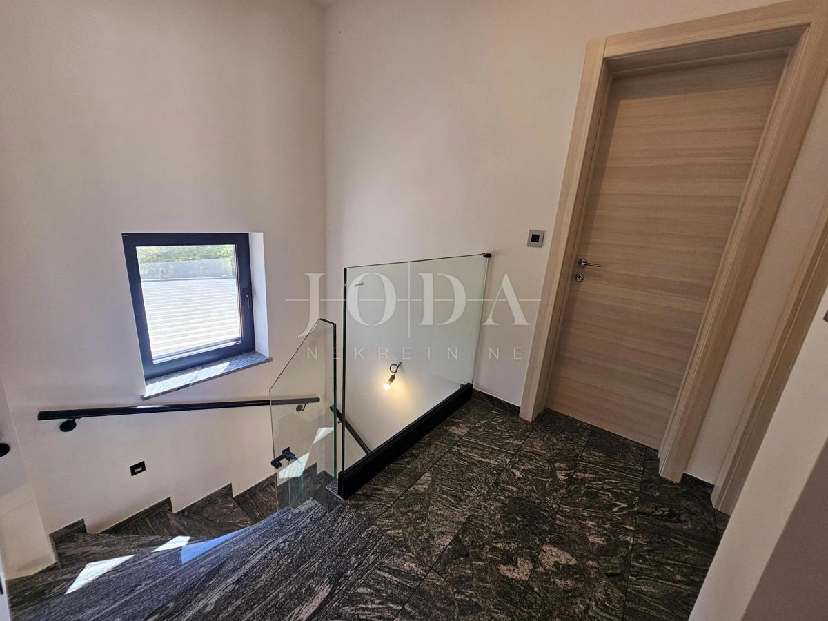 Malinska - nova hiša z bazenom in pogledom na morje!