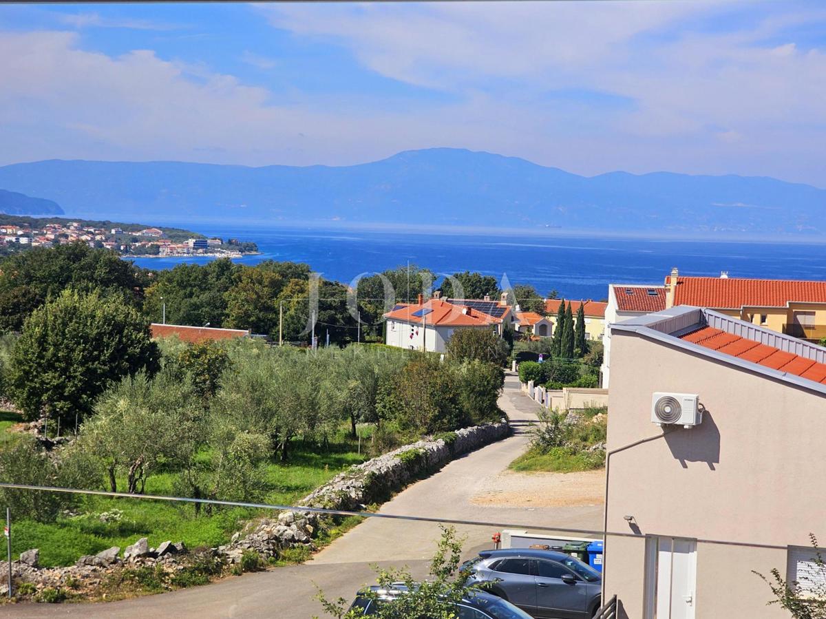 Malinska - nova hiša z bazenom in pogledom na morje!