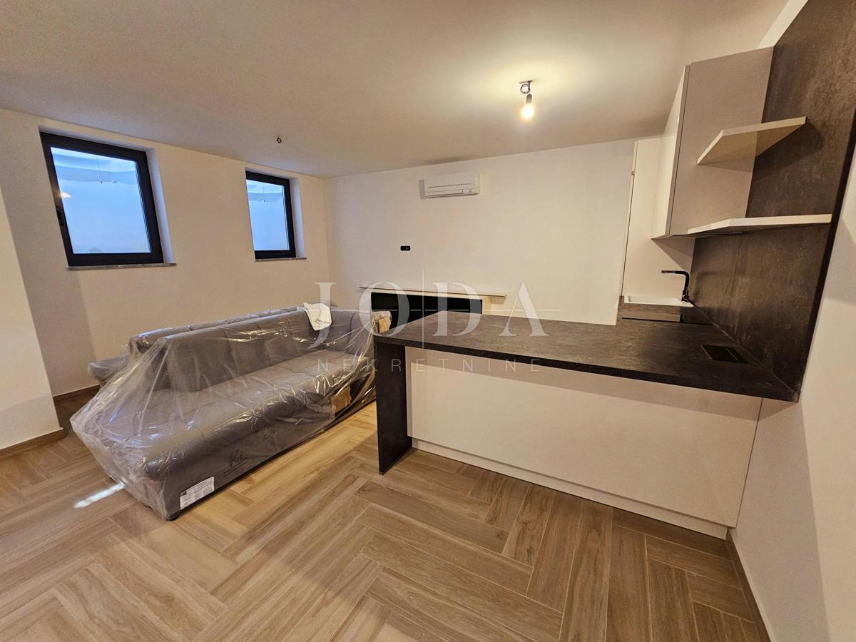 Malinska - nova hiša z bazenom in pogledom na morje!