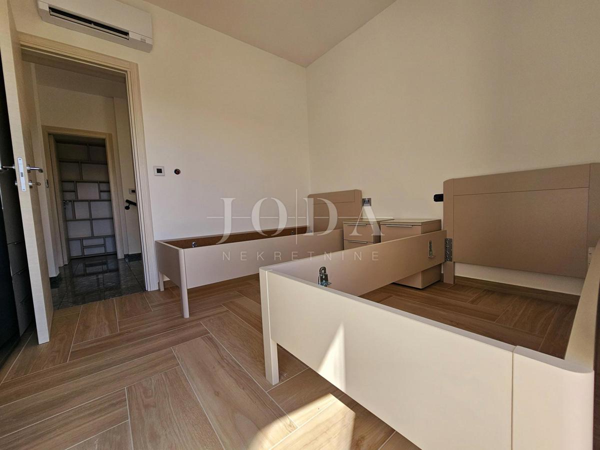 Malinska - nova hiša z bazenom in pogledom na morje!