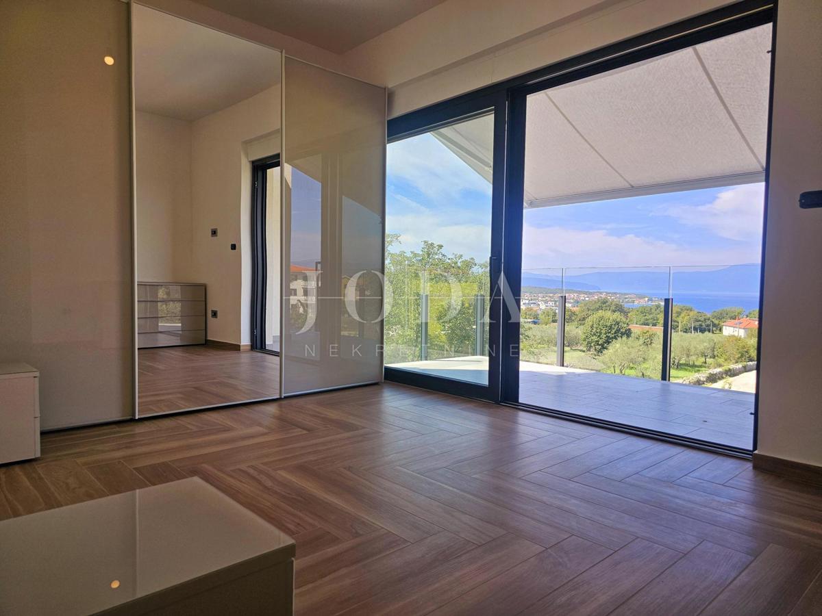 Malinska - nova hiša z bazenom in pogledom na morje!