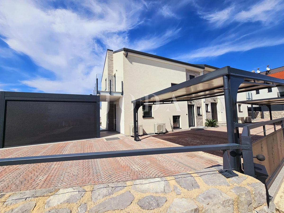 Malinska - nova hiša z bazenom in pogledom na morje!