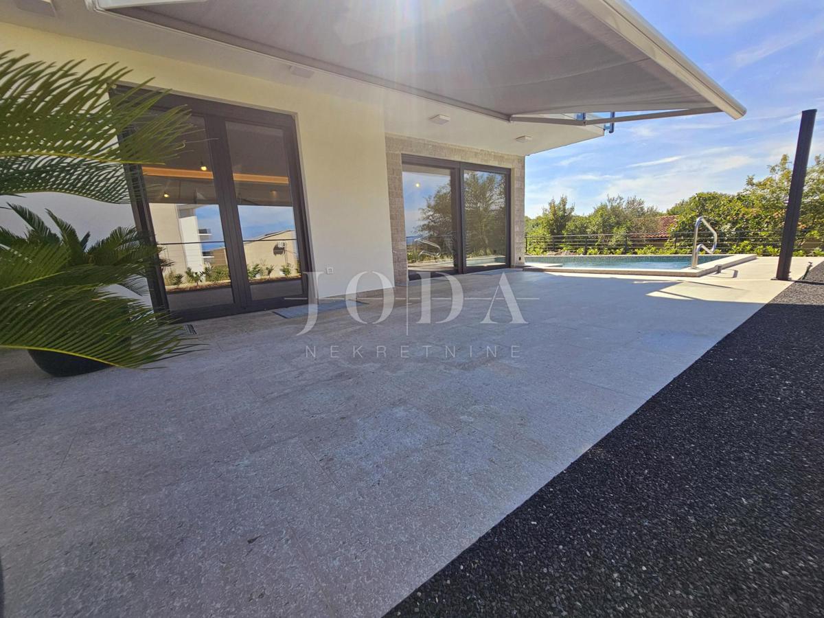 Malinska - nova hiša z bazenom in pogledom na morje!