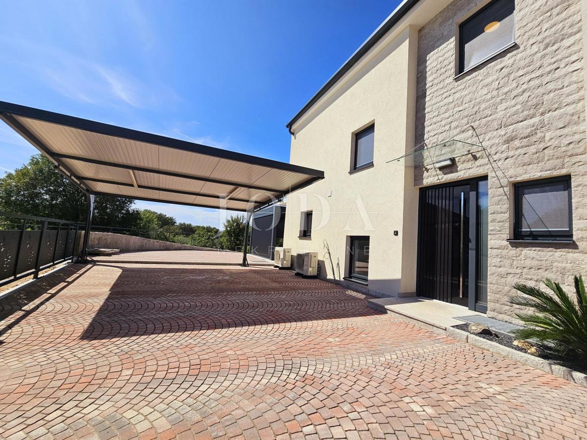 Malinska - nova hiša z bazenom in pogledom na morje!