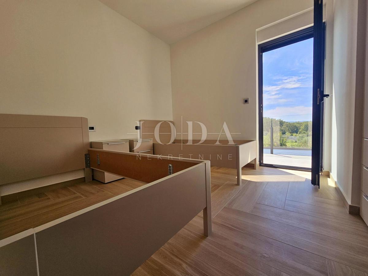 Malinska - nova hiša z bazenom in pogledom na morje!