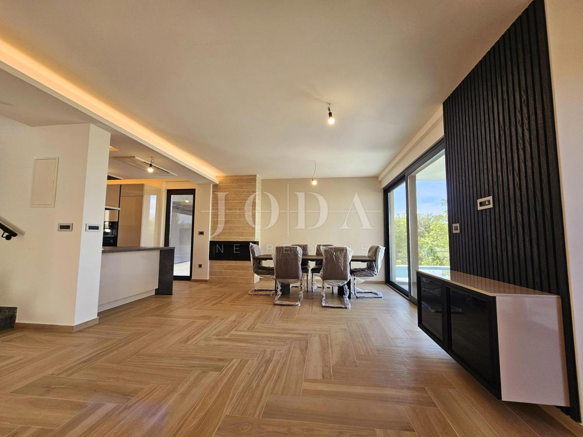 Malinska - nova hiša z bazenom in pogledom na morje!