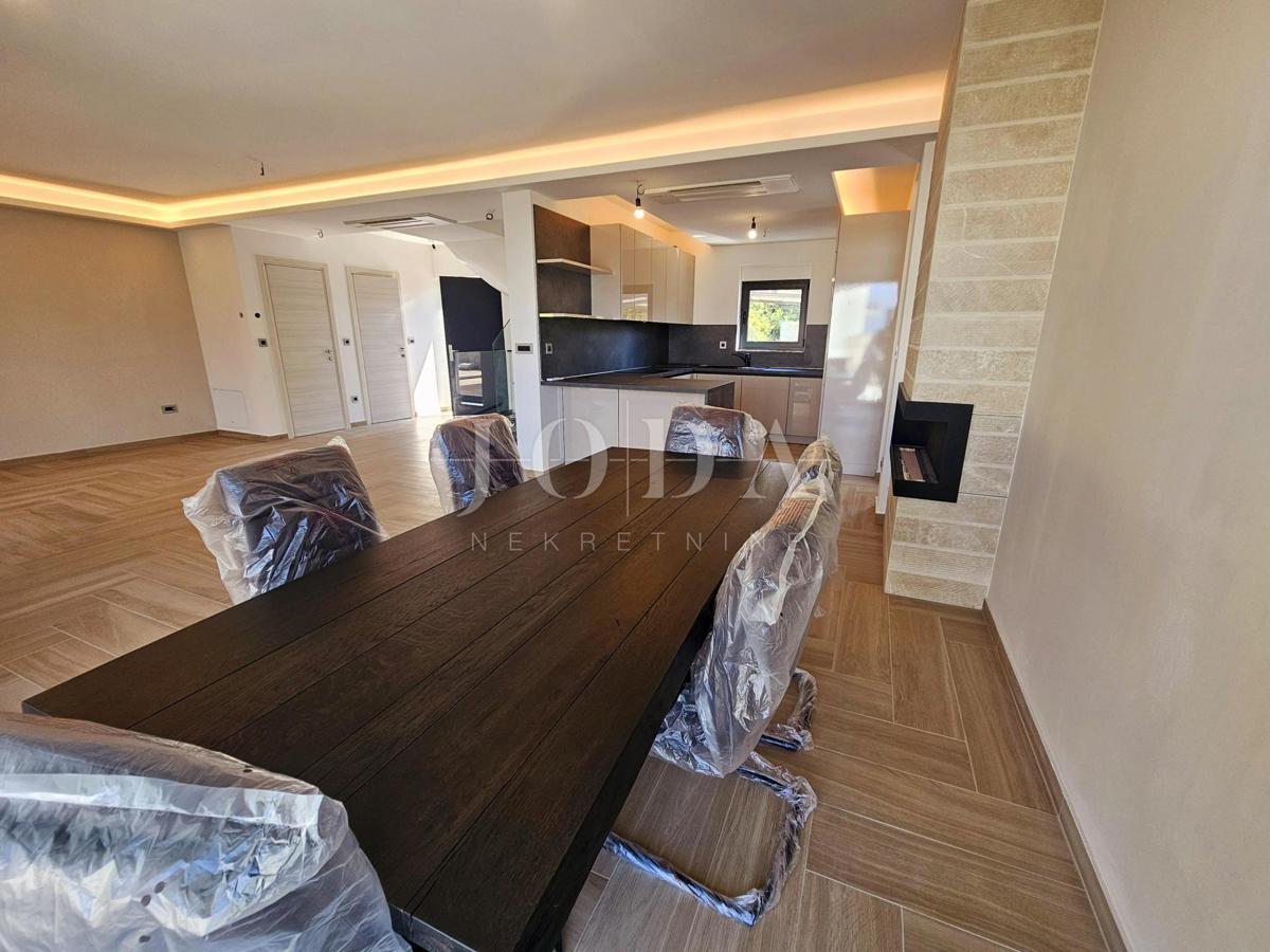 Malinska - nova hiša z bazenom in pogledom na morje!