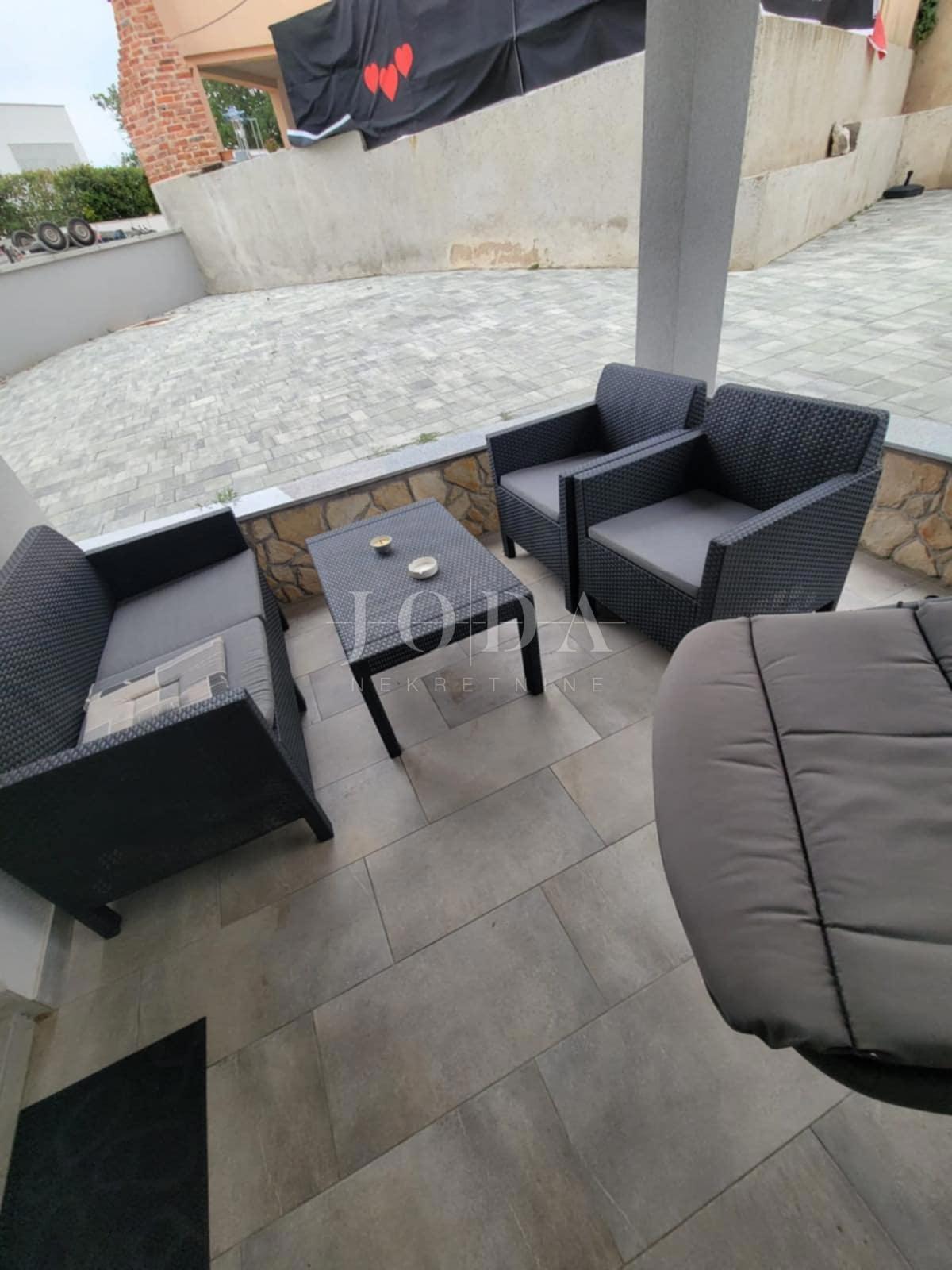 Hiša Šilo, Dobrinj, 100m2