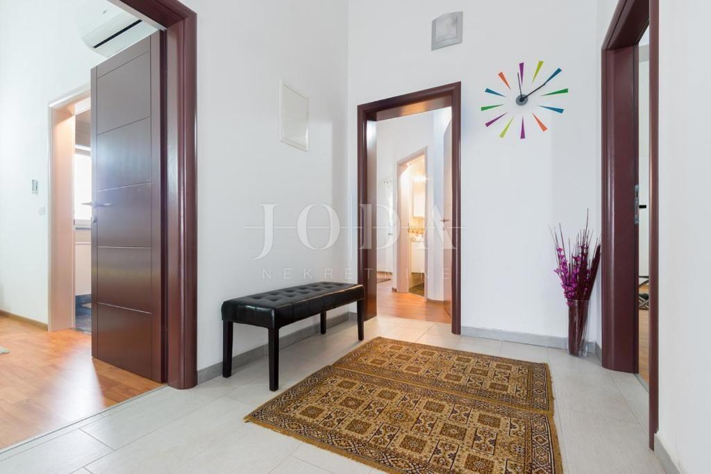 Hiša Vodnjan, 210m2