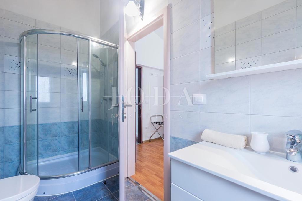 Hiša Vodnjan, 210m2