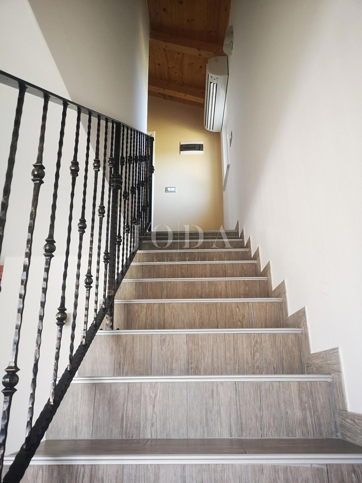 Hiša Fažana, 180m2