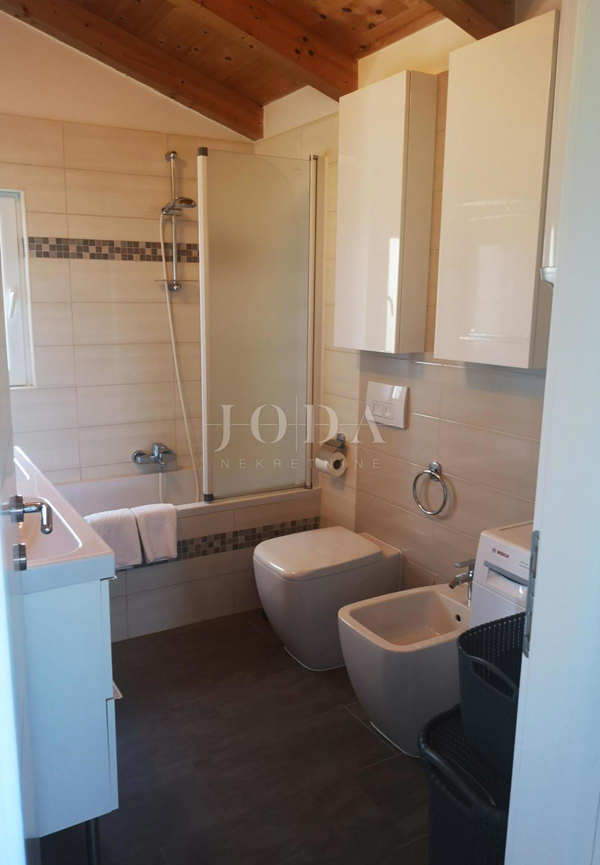 Hiša Fažana, 180m2